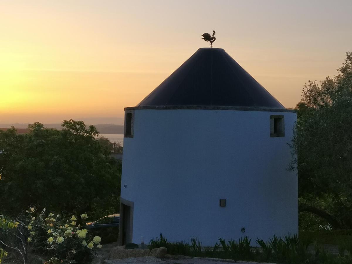 Bed and Breakfast Olá Belém! Cozy Windmill, Stunning views to Lisboa Costa da Costa da Caparica Exterior foto