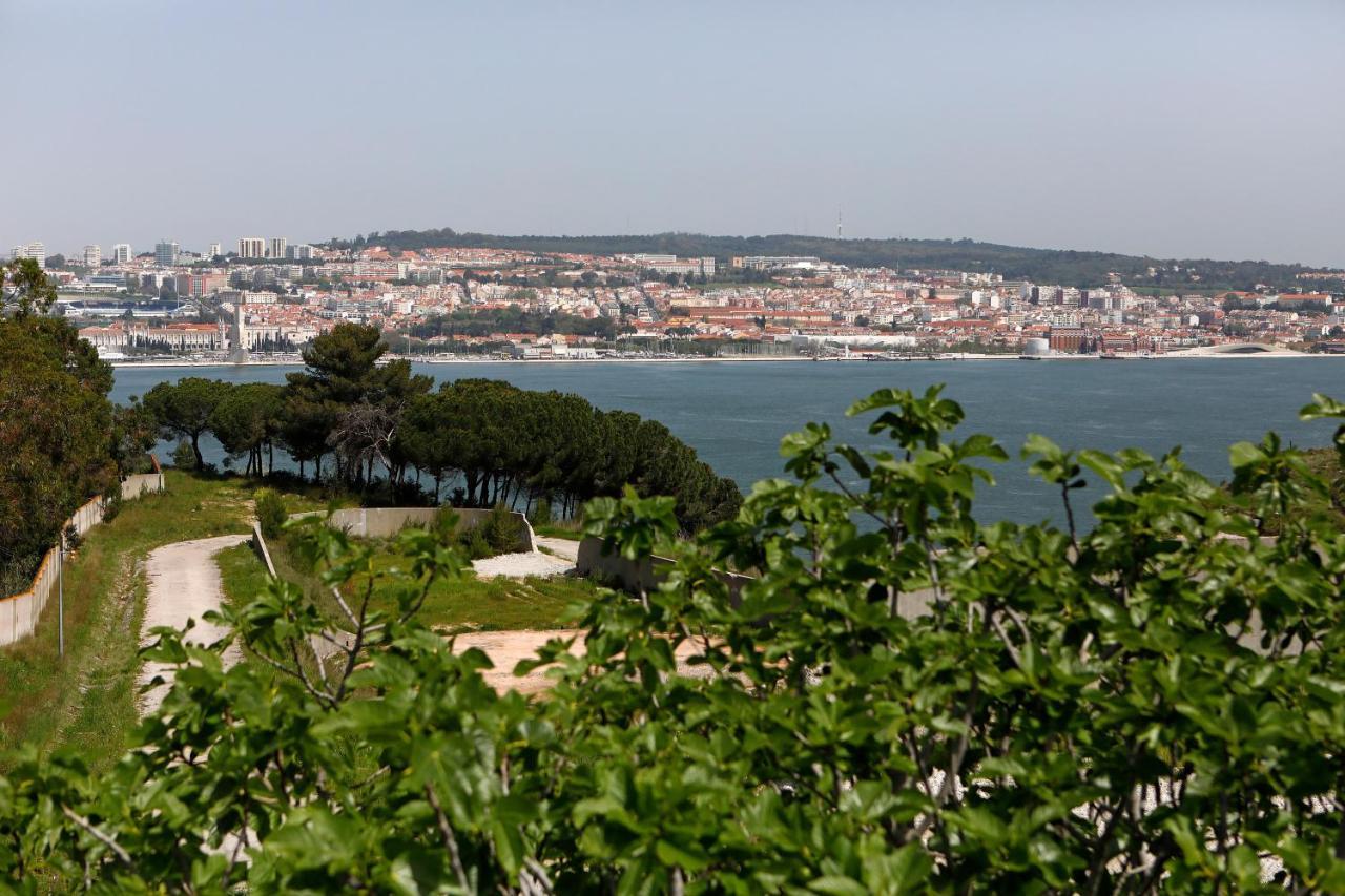 Bed and Breakfast Olá Belém! Cozy Windmill, Stunning views to Lisboa Costa da Costa da Caparica Exterior foto